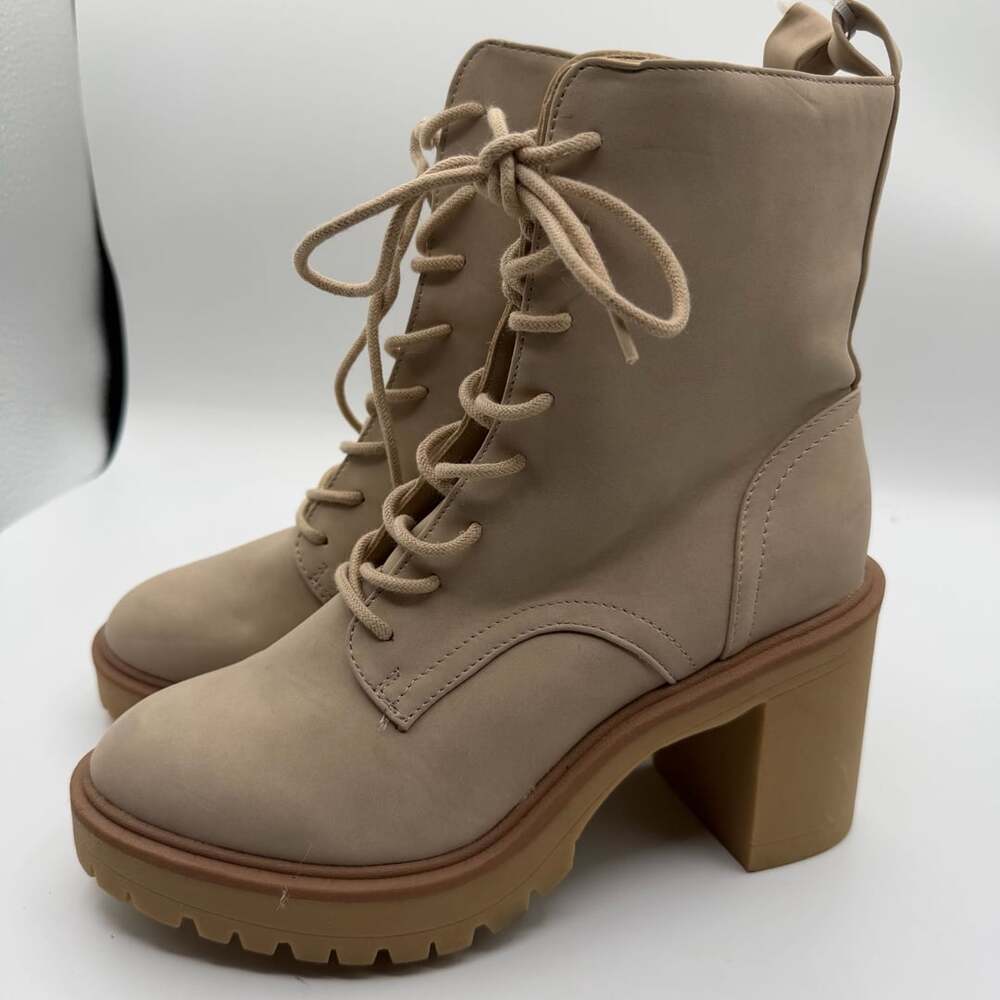 DV Dolce Vita Jaycob Lace-Up Platform Lug Booties Size 7.5 Beige